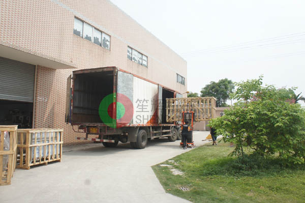 江西客戶向我公司訂購切菜機、渦流洗菜機、脫水機等蔬菜加工設(shè)備