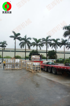 山東客戶訂購的一批蔬菜清洗加工生產線出貨了!