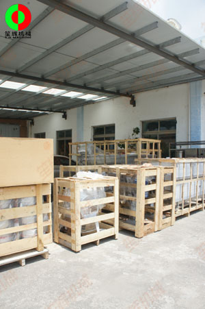 一批蔬果加工處理設備準備裝車發(fā)貨,交付客戶!