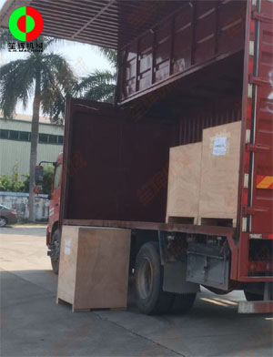 越南客戶訂購的水產加工設備裝車發貨，按期交付！