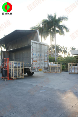 果蔬清洗加工設(shè)備發(fā)往上海客戶！