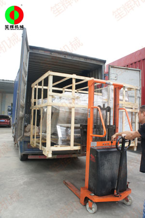 多功能洗菜機現(xiàn)機裝車發(fā)貨，交付客戶！