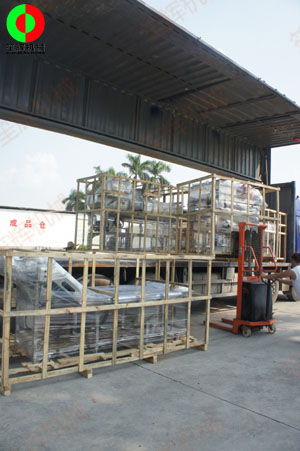 某地經(jīng)銷商定購的無損洗菜機、氣泡洗菜機及渦流清洗線由兩部專車發(fā)貨!