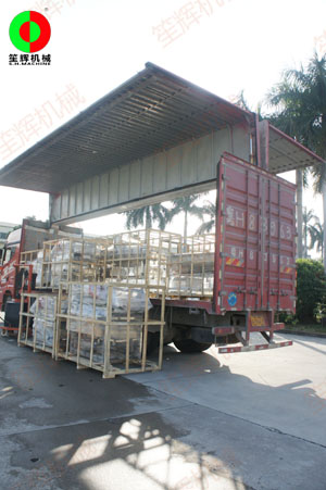 國內(nèi)外兩批削皮機(jī)、洗菜機(jī)等蔬果加工機(jī)械齊發(fā)貨交付!